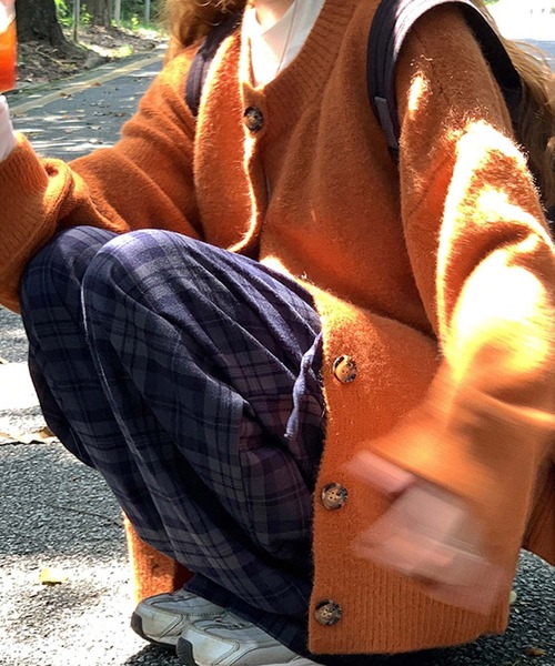 Doula Doula(ドゥーラドゥーラ)の「ミドル丈クルーネックニットカーディガン(カーディガン/ボレロ・レディース・グリーン/ピンク/ベージュ/オレンジ/グレー/アイボリー/ブラック・FREE)」の10枚目の写真