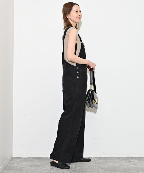 SLOBE IENA(スローブイエナ)の「コーデュロイサロペット(サロペット/オーバーオール・レディース・ブラック/ブラウン・FREE)」の11枚目の写真