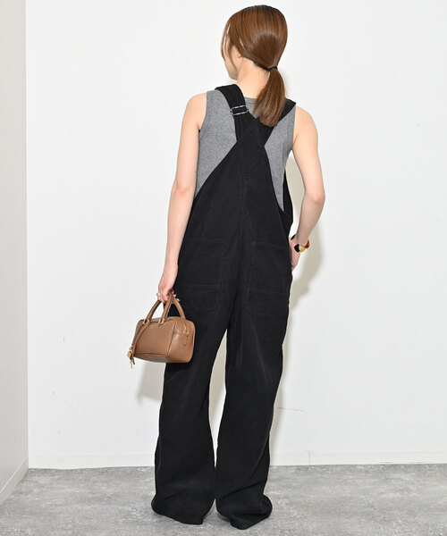 SLOBE IENA(スローブイエナ)の「コーデュロイサロペット(サロペット/オーバーオール・レディース・ブラック/ブラウン・FREE)」の15枚目の写真