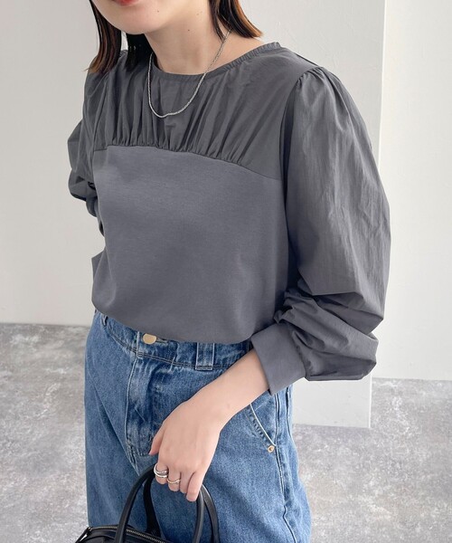 fredy emue(フレディエミュ)の「レイヤード見え異素材プルオーバー(Tシャツ/カットソー・レディース・オフホワイト/ブラック/チャコールグレー・38)」の20枚目の写真
