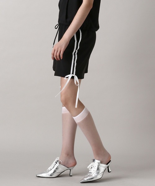 FOREVER 21（フォーエバー トゥエンティーワン）の「【2024FW】サイドリボンラインハーフパンツ（スウェットパンツ・レディース・ブラック/グレー・FREE）」の2枚目の写真