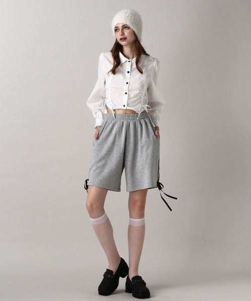 FOREVER 21（フォーエバー トゥエンティーワン）の「【2024FW】サイドリボンラインハーフパンツ（スウェットパンツ・レディース・ブラック/グレー・FREE）」の6枚目の写真