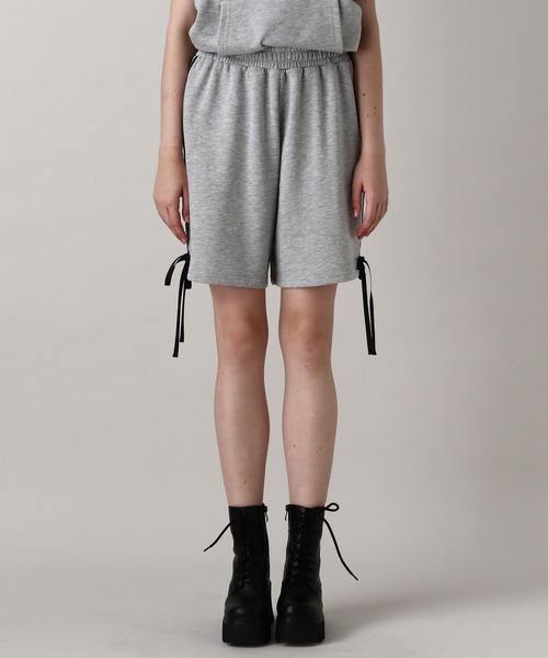 FOREVER 21（フォーエバー トゥエンティーワン）の「【2024FW】サイドリボンラインハーフパンツ（スウェットパンツ・レディース・ブラック/グレー・FREE）」の13枚目の写真