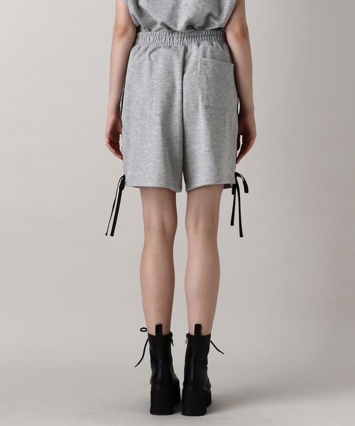 FOREVER 21（フォーエバー トゥエンティーワン）の「【2024FW】サイドリボンラインハーフパンツ（スウェットパンツ・レディース・ブラック/グレー・FREE）」の15枚目の写真