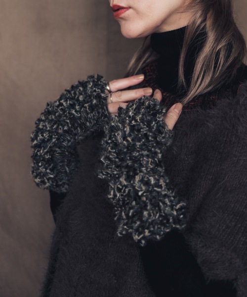 ORIENT MILLINERY(オリエント ミリナリー)の「≪HAND KNIT≫ PIGMO KNIT ARM WARMERS(アームカバー・レディース・ブルー/オレンジ/ベージュ/アイボリー/チャコールグレー・FREE)」の3枚目の写真