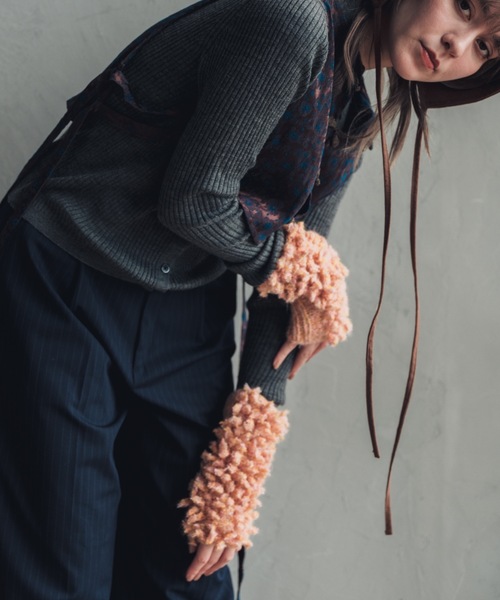 ORIENT MILLINERY(オリエント ミリナリー)の「≪HAND KNIT≫ PIGMO KNIT ARM WARMERS(アームカバー・レディース・ブルー/オレンジ/ベージュ/アイボリー/チャコールグレー・FREE)」の19枚目の写真