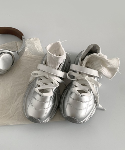 Vipoa(ヴィポア)の「laceup sneakers(スニーカー・レディース・ホワイト/シルバー・SMALL/MEDIUM/LARGE)」の4枚目の写真