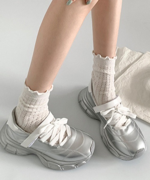 Vipoa(ヴィポア)の「laceup sneakers(スニーカー・レディース・ホワイト/シルバー・SMALL/MEDIUM/LARGE)」の3枚目の写真