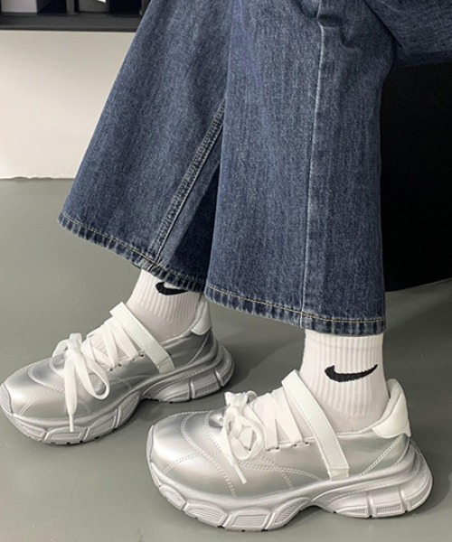 Vipoa(ヴィポア)の「laceup sneakers(スニーカー・レディース・ホワイト/シルバー・SMALL/MEDIUM/LARGE)」の14枚目の写真