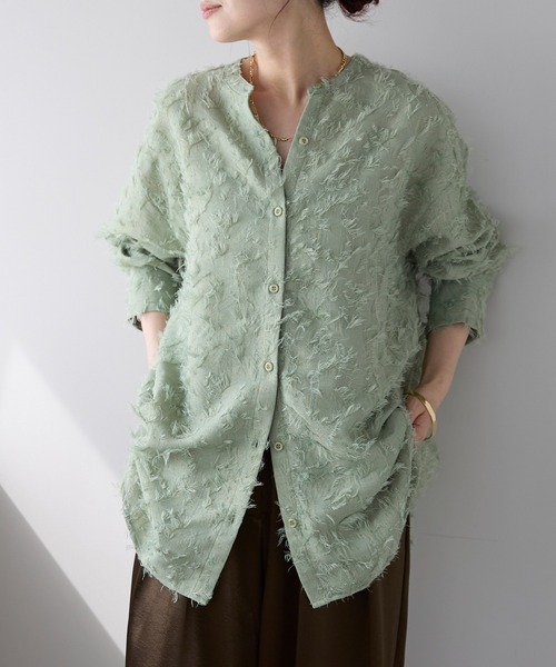 ＆HALF（アンドハーフ）の「ノーカラーフリンジオーバーブラウス(シャツ/高身長/低身長）（シャツ/ブラウス・レディース・ピンク/ブラック/オフホワイト/ホワイト/ミント・FREE/S）」の6枚目の写真