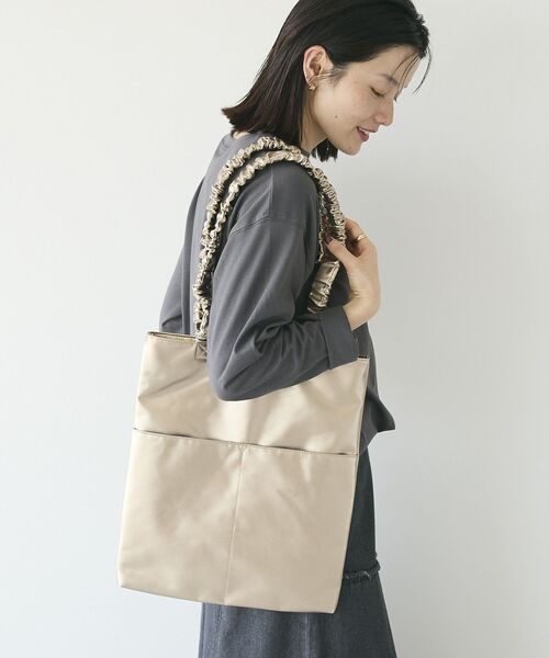 CRAFT STANDARD BOUTIQUE（クラフトスタンダードブティック）の「ギャザーハンドルメタリックトート（トートバッグ・レディース・ブロンズ/ホワイト/シルバー・FREE）」の3枚目の写真