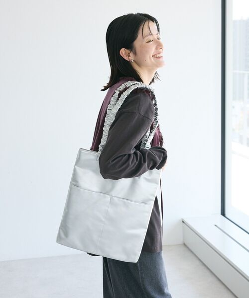 CRAFT STANDARD BOUTIQUE（クラフトスタンダードブティック）の「ギャザーハンドルメタリックトート（トートバッグ・レディース・ブロンズ/ホワイト/シルバー・FREE）」の16枚目の写真