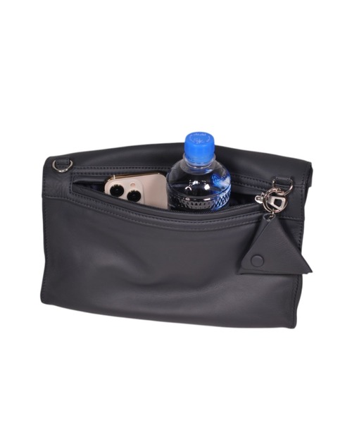 SEEKER（シーカー）の「【MATTE】ソフトレザー ボンディング2WAYロールショルダー SKB-MT15（ショルダーバッグ・メンズ・グリーン/ライム/ネイビー/ブラック/グレイッシュベージュ/キャメル・FREE）」の22枚目の写真