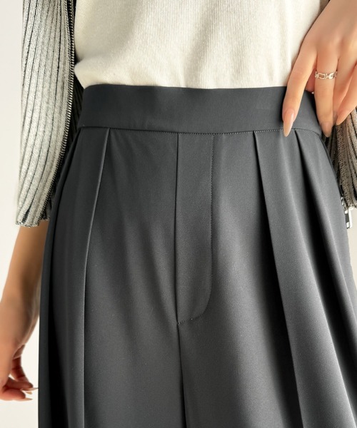 classicalelf(クラシカルエルフ)の「すっきりシルエット。防シワ効果素材2タックハイウエストワイドパンツ(スラックス・レディース・ホワイト/ブラック/チャコール・LARGE/MEDIUM/SMALL/X-LARGE)」の19枚目の写真
