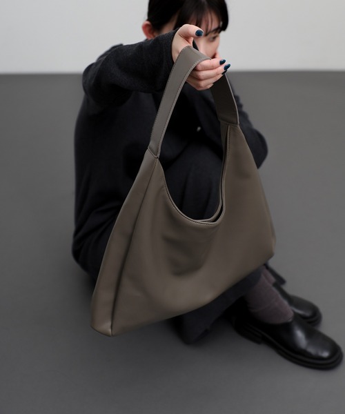 select MOCA(セレクトモカ)の「ワンハンドルシンプルトートバッグ(トートバッグ・レディース・ブラック/グレイッシュベージュ・FREE)」の12枚目の写真