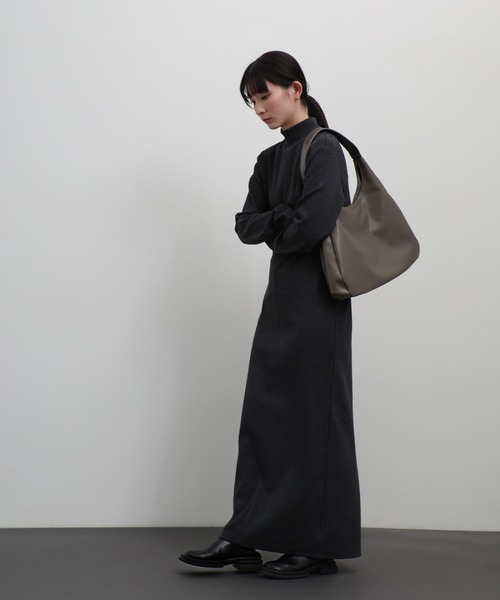 select MOCA(セレクトモカ)の「ワンハンドルシンプルトートバッグ(トートバッグ・レディース・ブラック/グレイッシュベージュ・FREE)」の4枚目の写真