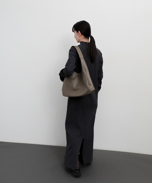 select MOCA(セレクトモカ)の「ワンハンドルシンプルトートバッグ(トートバッグ・レディース・ブラック/グレイッシュベージュ・FREE)」の16枚目の写真