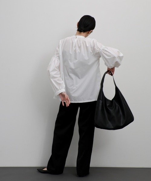 select MOCA(セレクトモカ)の「ワンハンドルシンプルトートバッグ(トートバッグ・レディース・ブラック/グレイッシュベージュ・FREE)」の10枚目の写真