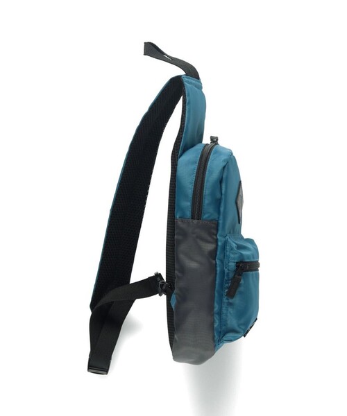 BRANSHES（ブランシェス）の「配色ボディバッグ（ボディバッグ/ウエストポーチ・キッズ・ブルー/チャコールグレー・FREE）」の3枚目の写真