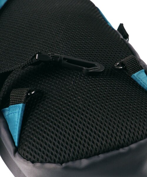 BRANSHES（ブランシェス）の「配色ボディバッグ（ボディバッグ/ウエストポーチ・キッズ・ブルー/チャコールグレー・FREE）」の7枚目の写真