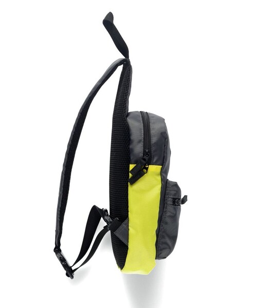 BRANSHES（ブランシェス）の「配色ボディバッグ（ボディバッグ/ウエストポーチ・キッズ・ブルー/チャコールグレー・FREE）」の13枚目の写真