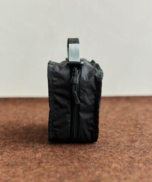 FREAK'S STORE(フリークスストア)の「WEEKEND HANGING ORGANIZER 2L ウィークエンド ハンギングオーガナイザー 2L(トラベルグッズ・メンズ・ブルー/グレー/ブラック・ONE SIZE)」の10枚目の写真