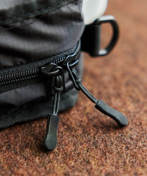 FREAK'S STORE(フリークスストア)の「WEEKEND HANGING ORGANIZER 2L ウィークエンド ハンギングオーガナイザー 2L(トラベルグッズ・メンズ・ブルー/グレー/ブラック・ONE SIZE)」の17枚目の写真