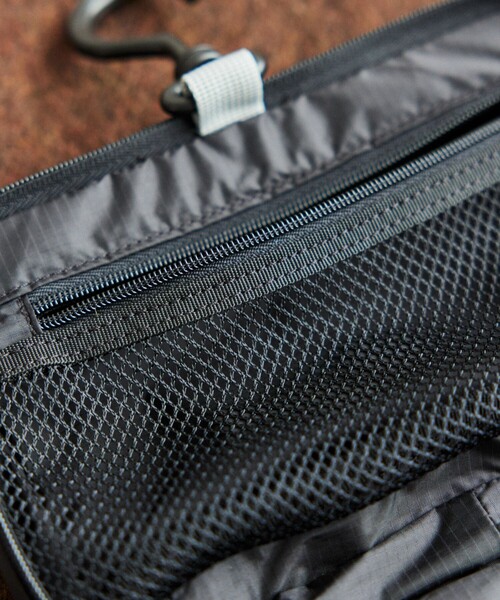 FREAK'S STORE(フリークスストア)の「WEEKEND HANGING ORGANIZER 2L ウィークエンド ハンギングオーガナイザー 2L(トラベルグッズ・メンズ・ブルー/グレー/ブラック・ONE SIZE)」の22枚目の写真