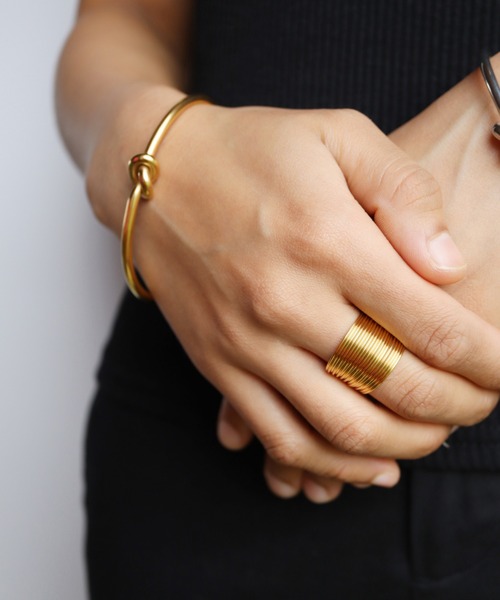 TUWAKRIM（トゥワクリム）の「【TUWAKRIM】パイルリング（リング・レディース・ゴールド・SMALL/MEDIUM/X-LARGE）」の7枚目の写真