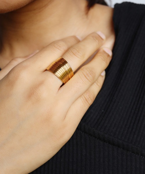 TUWAKRIM（トゥワクリム）の「【TUWAKRIM】パイルリング（リング・レディース・ゴールド・SMALL/MEDIUM/X-LARGE）」の8枚目の写真