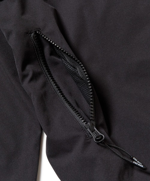 NEW ERA(ニューエラ)の「ニューエラゴルフ ジャケット 撥水 ウィンドブレーカー(ブルゾン・メンズ・ブラック/ホワイト・M/L/XL/XXL/S)」の12枚目の写真