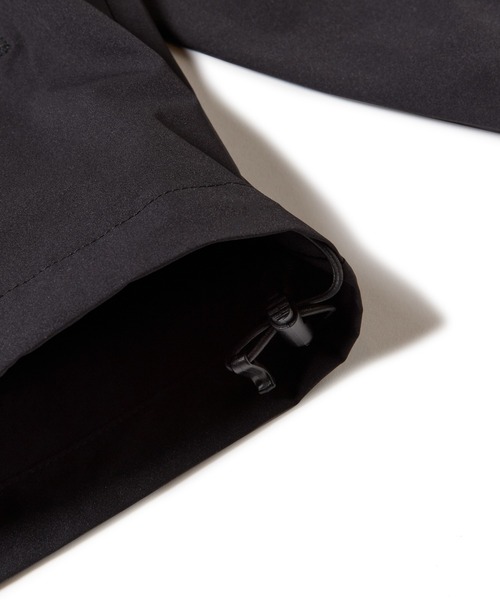 NEW ERA(ニューエラ)の「ニューエラゴルフ ジャケット 撥水 ウィンドブレーカー(ブルゾン・メンズ・ブラック/ホワイト・M/L/XL/XXL/S)」の14枚目の写真