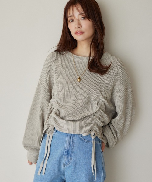 mysty woman(ミスティウーマン)の「ドロストリボンニットプルオーバー 326655(ニット/セーター・レディース・ブラック/グレイッシュベージュ/オフホワイト・FREE)」の3枚目の写真
