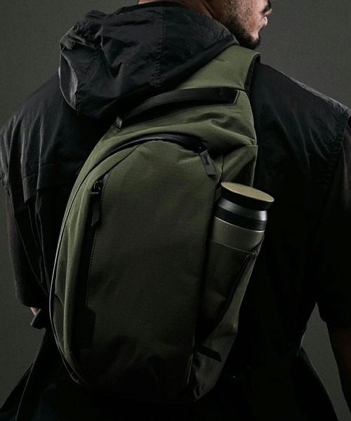 METRO CROSSBODY 左右2タイプ クロスボディバッグ（ショルダー