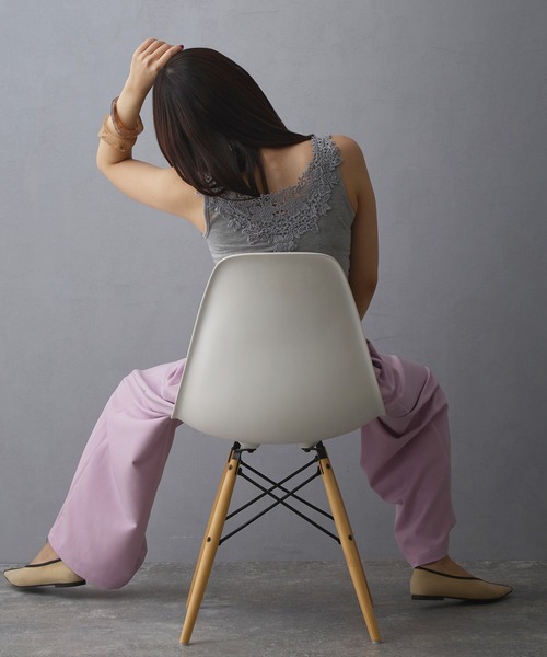 NICOLE white（ニコルホワイト）の「2WAYレースタンクトップ（タンクトップ・レディース・オフホワイト/グレー/ブラック/ライトオリーブ/ネイビー・FREE）」の7枚目の写真