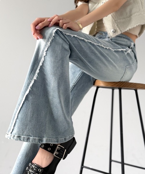 mily bilet（ミウィビレット）の「【mily bilet】とにかく美脚！サイドフリンジ使いヴィンテージ風デニムフレアパンツ（デニムパンツ・レディース・ブルー/ブラック/その他1・LARGE/MEDIUM/SMALL/X-LARGE）」の16枚目の写真