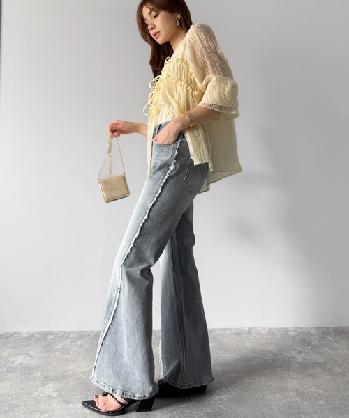 mily bilet（ミウィビレット）の「【mily bilet】とにかく美脚！サイドフリンジ使いヴィンテージ風デニムフレアパンツ（デニムパンツ・レディース・ブルー/ブラック/その他1・LARGE/MEDIUM/SMALL/X-LARGE）」の13枚目の写真