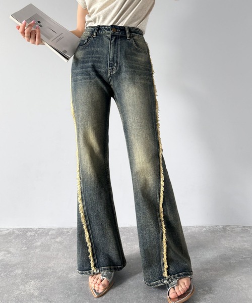 mily bilet（ミウィビレット）の「【mily bilet】とにかく美脚！サイドフリンジ使いヴィンテージ風デニムフレアパンツ（デニムパンツ・レディース・ブルー/ブラック/その他1・LARGE/MEDIUM/SMALL/X-LARGE）」の22枚目の写真