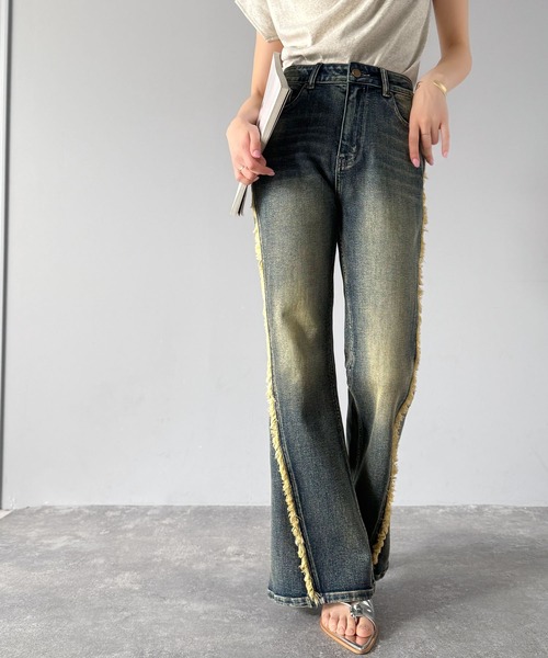 mily bilet（ミウィビレット）の「【mily bilet】とにかく美脚！サイドフリンジ使いヴィンテージ風デニムフレアパンツ（デニムパンツ・レディース・ブルー/ブラック/その他1・LARGE/MEDIUM/SMALL/X-LARGE）」の20枚目の写真