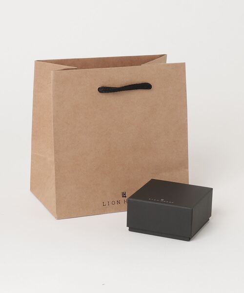 LION HEART（ライオンハート）の「LION HEART 【限定展開】“THE EDGE”エングレイブカッティングフープピアス（2点セット）スペシャルパッケージ（ピアス（両耳用）・メンズ・シルバー・ONE SIZE）」の4枚目の写真