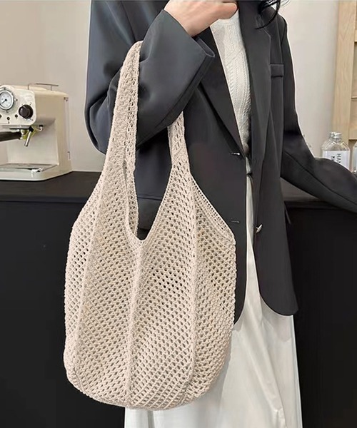 LOWO(ロワ)の「かぎ編みニットトートバッグ(トートバッグ・レディース・ベージュ/グリーン/レッド/ブラック/オフホワイト・FREE)」の2枚目の写真