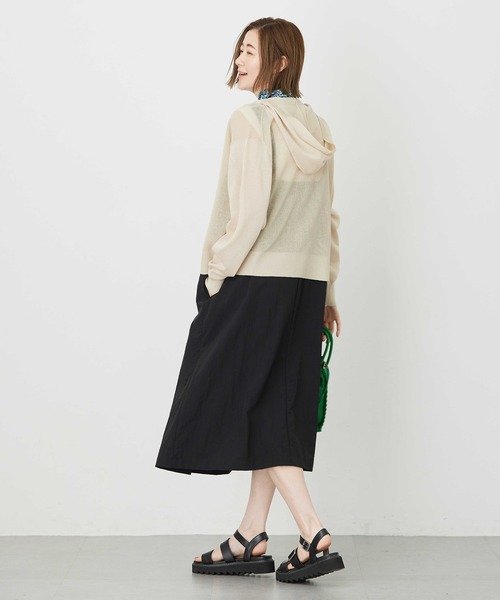 Petit Honfleur(プチオンフルール)の「ニットパーカー(カーディガン/ボレロ・レディース・グリーン/ネイビー/ベージュ・L/M)」の15枚目の写真