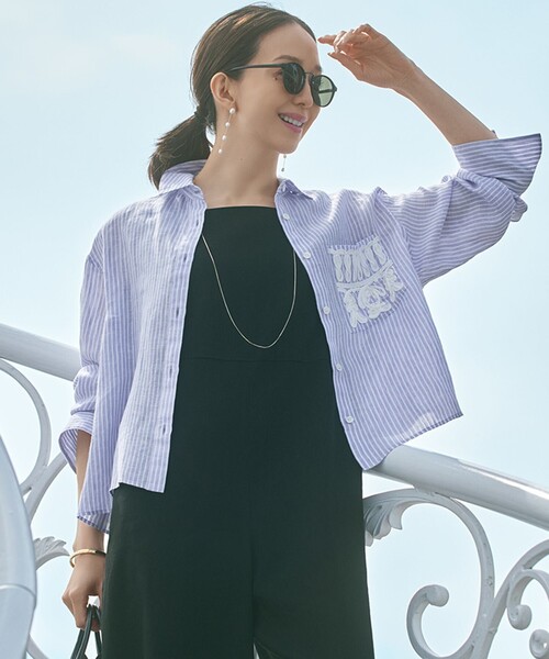 23区 L(ニジュウサンクオオキイサイズ)の「【洗える】LIBECO クロップド シャツ(シャツ/ブラウス・レディース・ダークブラウン系1/ベージュ系/ネイビー系/ふじ色系1/ホワイト系・44/46)」の5枚目の写真
