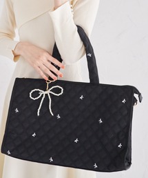 tocco closet（トッコ　クローゼット）の「２ＷＡＹショルダー＆パールリボンチャーム付きリボン刺繍キルティングバッグ（ボストンバッグ）」