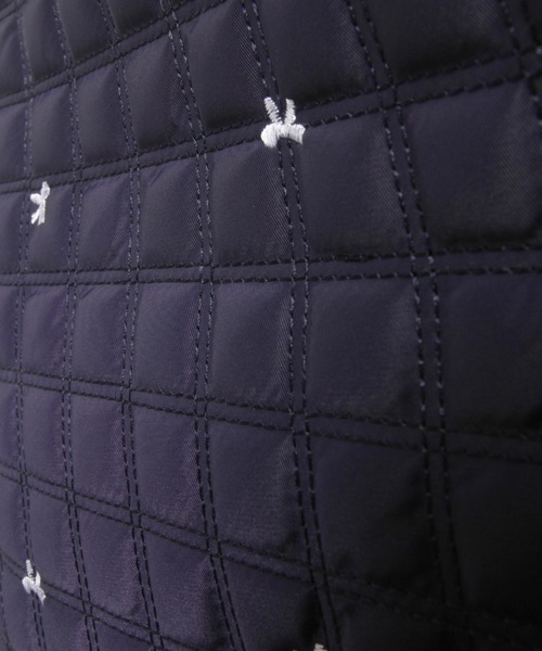 tocco closet(トッコ クローゼット)の「2WAYショルダー&パールリボンチャーム付きリボン刺繍キルティングバッグ(ボストンバッグ・レディース・ネイビー/ブルー/ブラック・FREE)」の11枚目の写真