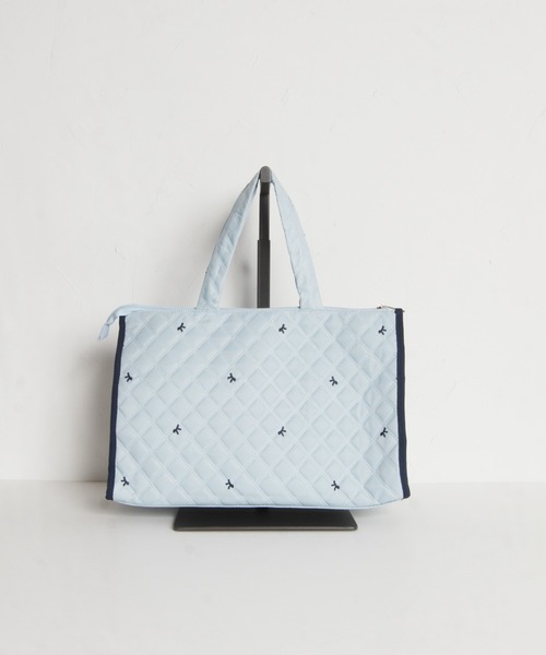 tocco closet(トッコ クローゼット)の「2WAYショルダー&パールリボンチャーム付きリボン刺繍キルティングバッグ(ボストンバッグ・レディース・ネイビー/ブルー/ブラック・FREE)」の15枚目の写真