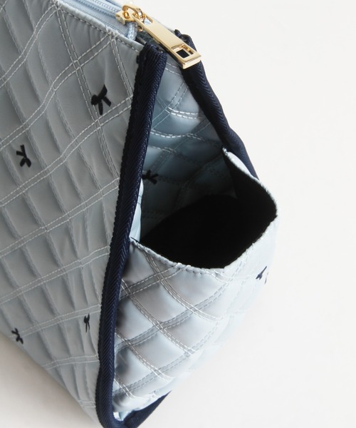 tocco closet(トッコ クローゼット)の「2WAYショルダー&パールリボンチャーム付きリボン刺繍キルティングバッグ(ボストンバッグ・レディース・ネイビー/ブルー/ブラック・FREE)」の20枚目の写真