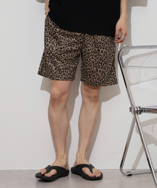 FUNALIVE（ファンアライブ）の「Neon color Leopard shorts / ネオンカラー/レオパード ハーフパンツ unisex（スウェットパンツ・メンズ・イエロー/ベージュ/ブラック/チャコールグレー/チャコール/杢グレー/グリーン/イエロー系1/オレンジ/グリーン系1・M/L/XL）」の5枚目の写真