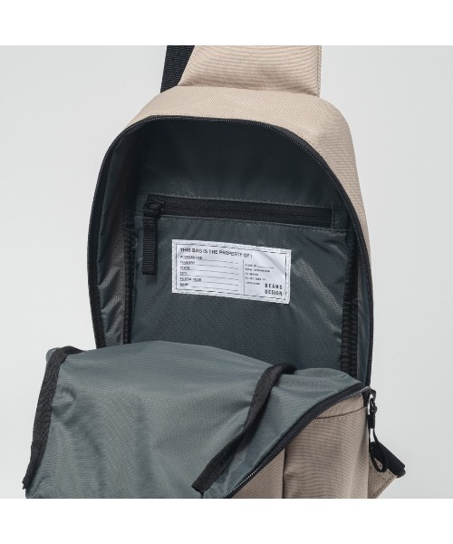 BEAMS DESIGN(ビームス デザイン)の「BEAMSDESIGN(ビームスデザイン)Every One 縦型ボディバッグ(ボディバッグ/ウエストポーチ・メンズ・ブラウン/ベージュ/パープル/グレー/ブラック・FREE)」の11枚目の写真