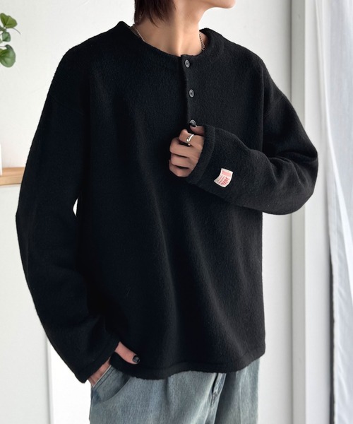 Java(ジャバ)の「《JaVaジャバコラボ》クラシカル×モダンな一枚。ラガーデザインリラックスニット(長袖)(ニット/セーター・メンズ・カーキ系/ブラック×グレー/ブラック/ブラック×ホワイト・LARGE/X-LARGE/SMALL/MEDIUM)」の5枚目の写真